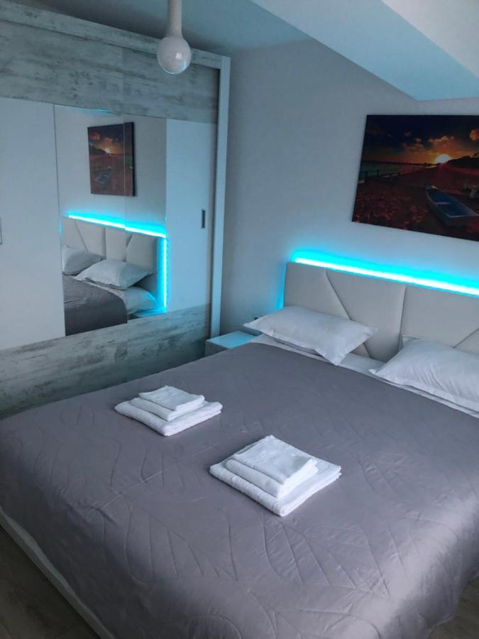 Dreams Escape Apartment Craiova Exterior photo